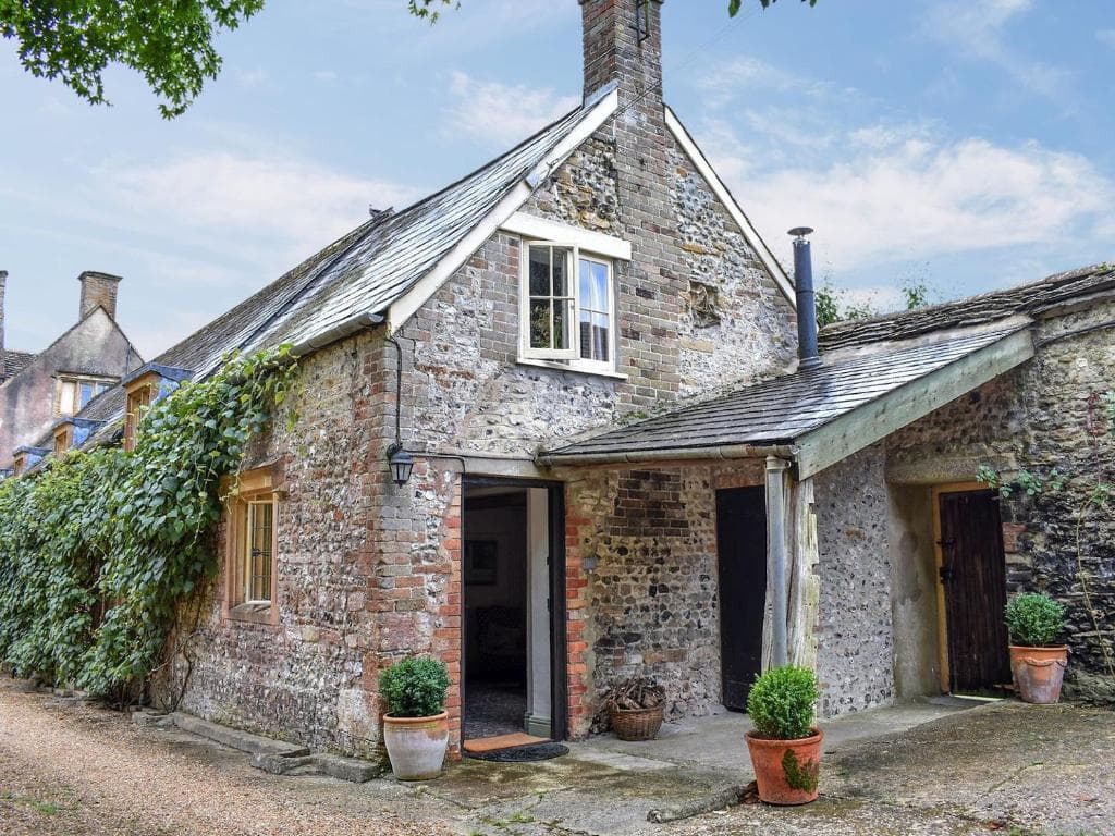 The self-catering cottage in the grounds of Cerne Abbey